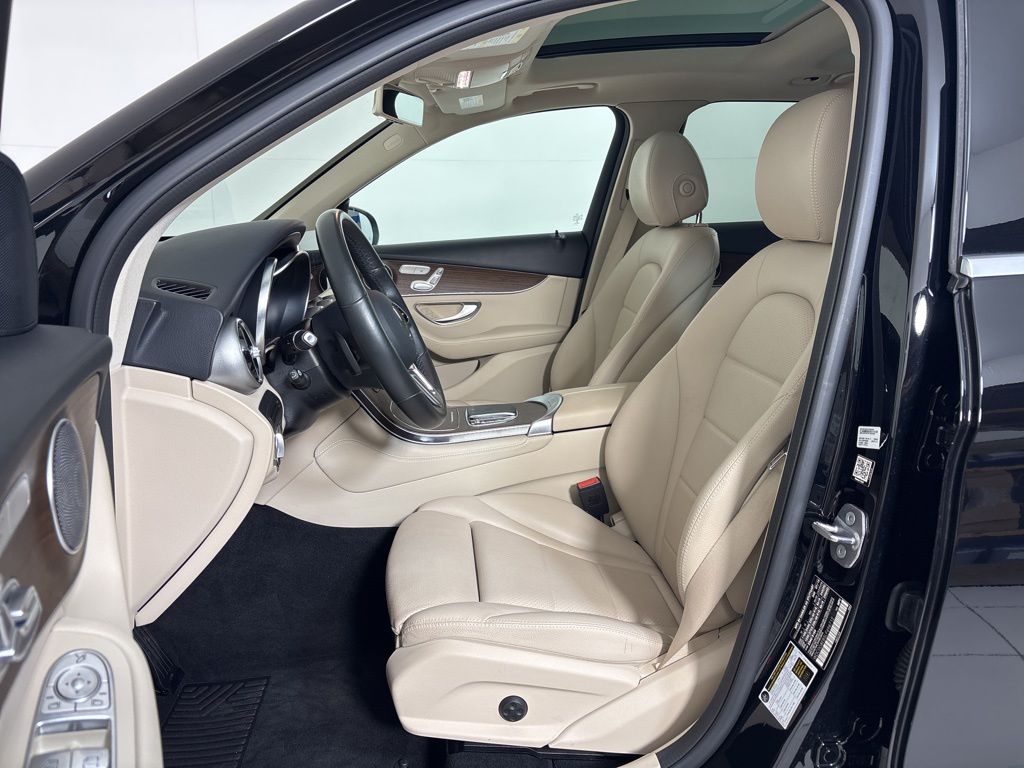 Thumbnail: 2020 Mercedes-Benz GLC - 11