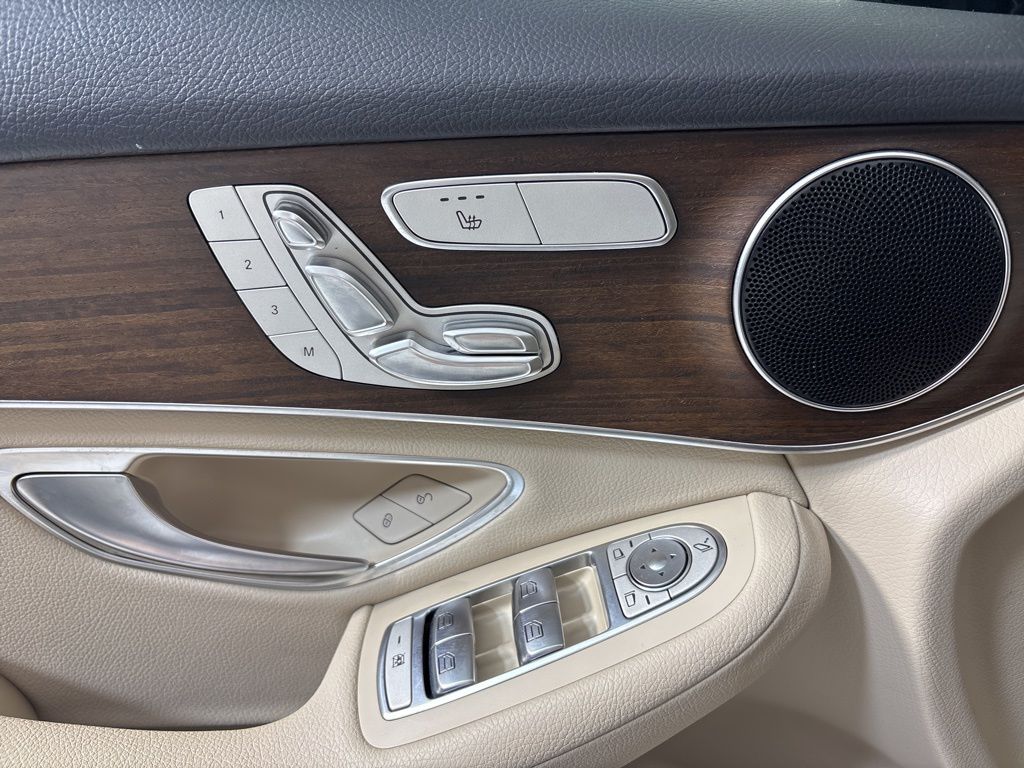 Thumbnail: 2020 Mercedes-Benz GLC - 24