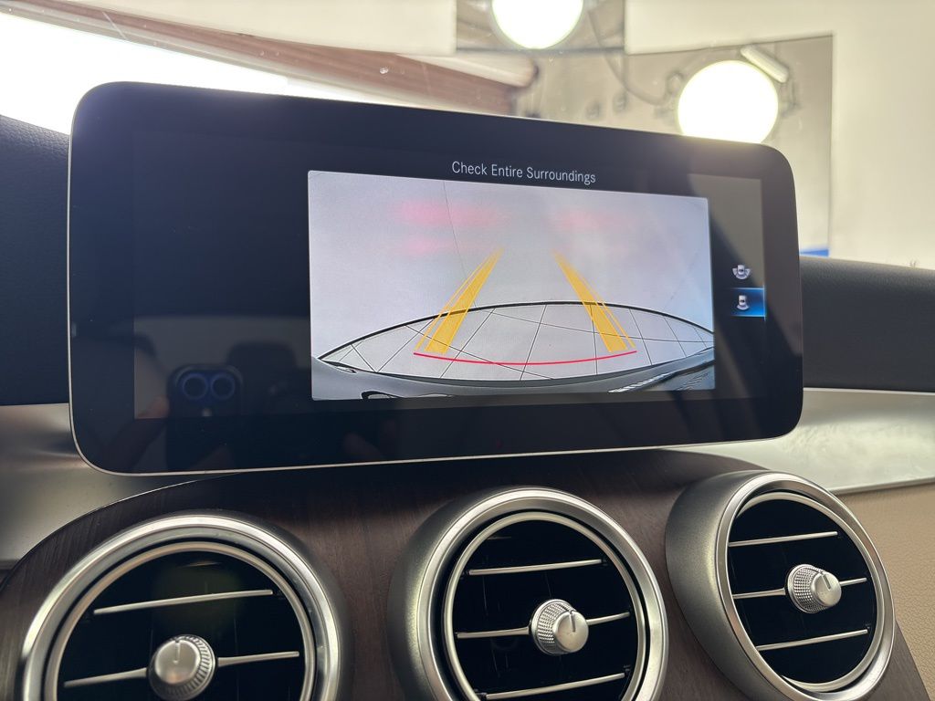 Thumbnail: 2020 Mercedes-Benz GLC - 35