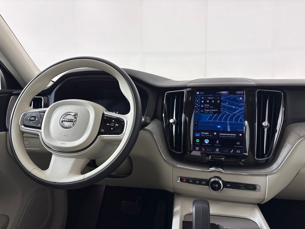 Thumbnail: 2023 Volvo XC60 - 13