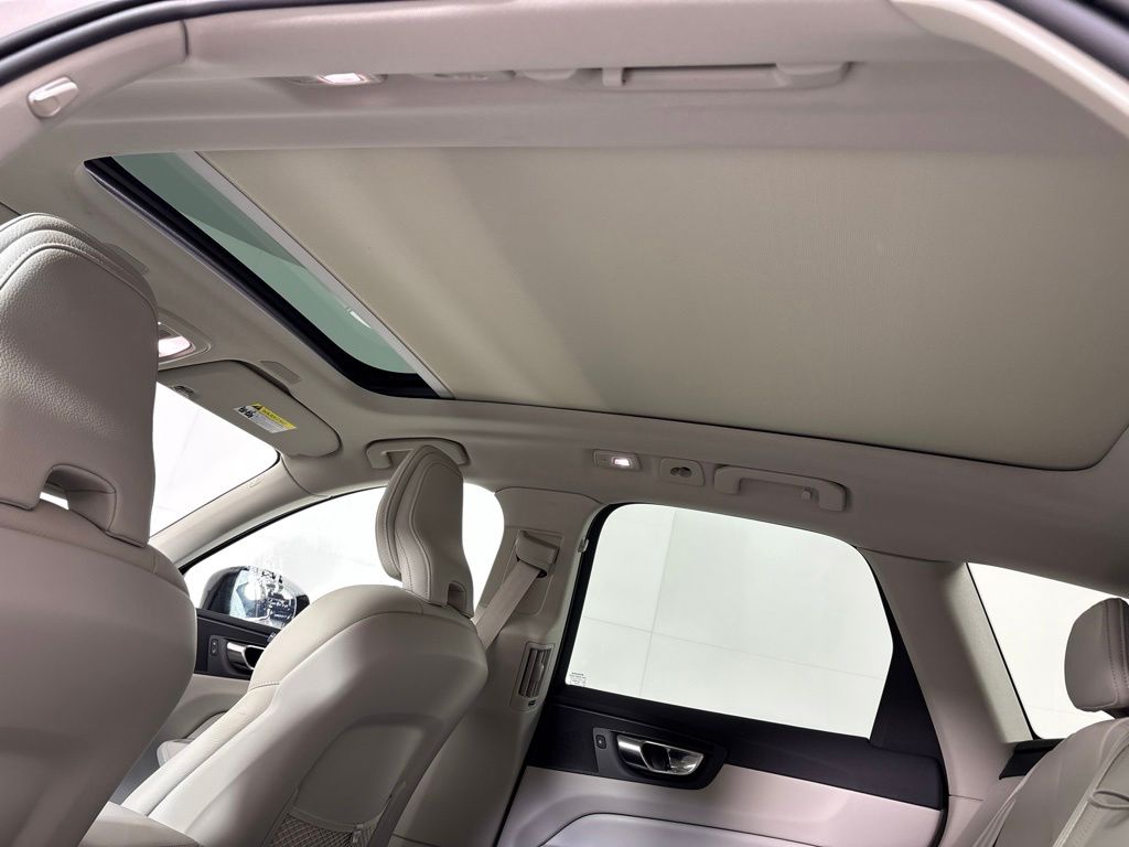 Thumbnail: 2023 Volvo XC60 - 27