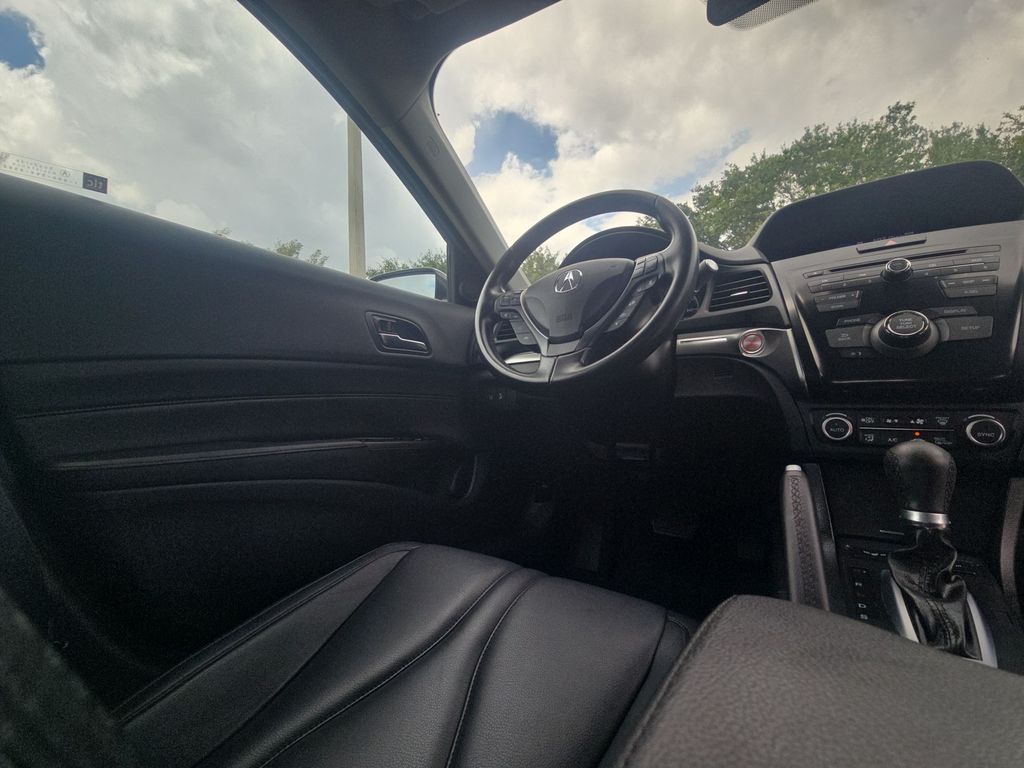 Thumbnail: 2020 Acura ILX - 9