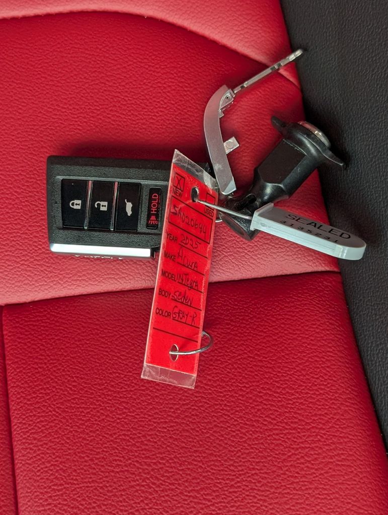 Thumbnail: 2025 Acura Integra - 19