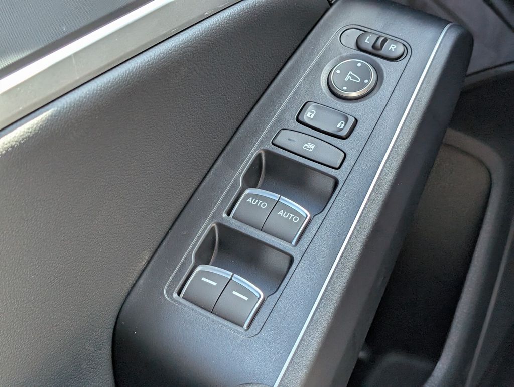 Thumbnail: 2025 Acura Integra - 23