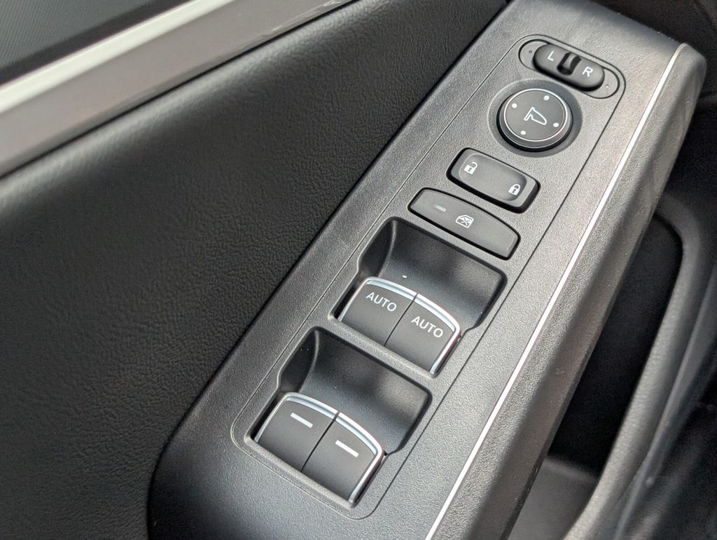 Thumbnail: 2025 Acura Integra - 19