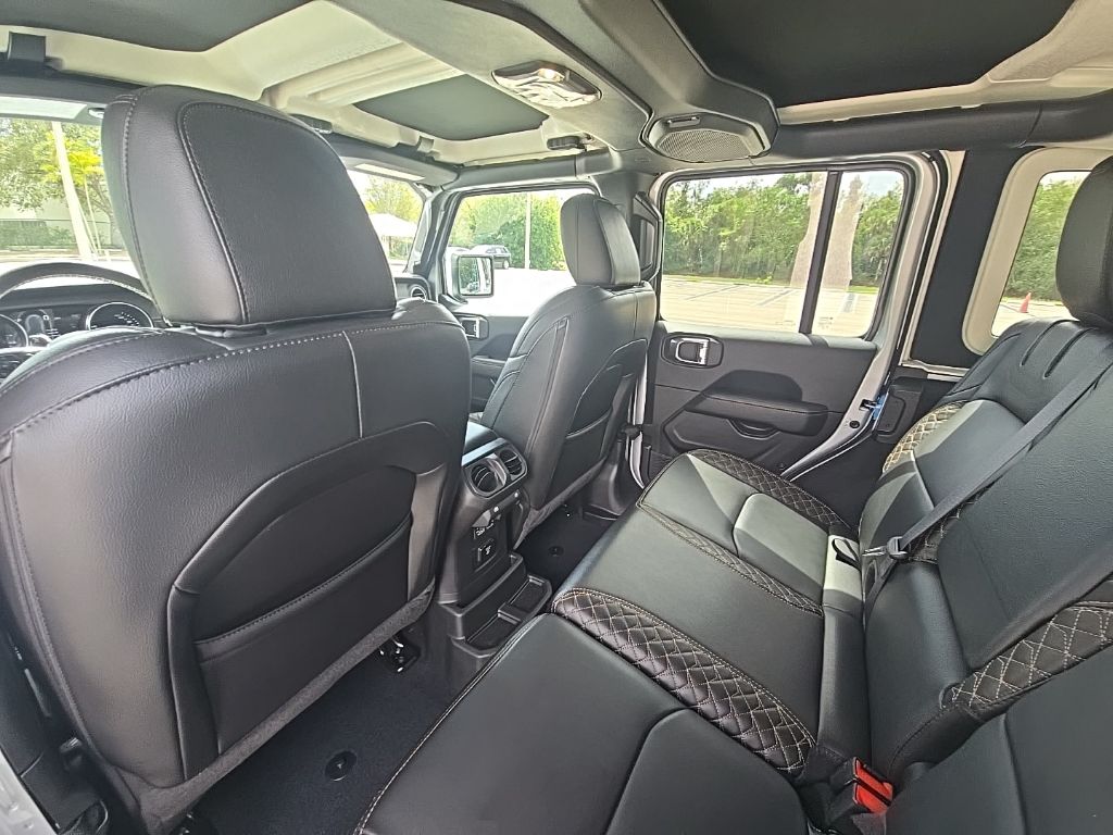 Thumbnail: 2022 Jeep Wrangler - 12