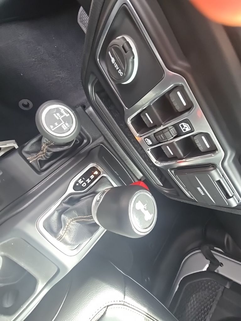 Thumbnail: 2022 Jeep Wrangler - 15