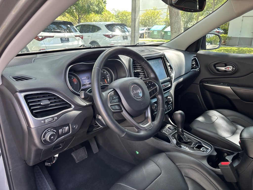 Thumbnail: 2019 Jeep Cherokee - 9