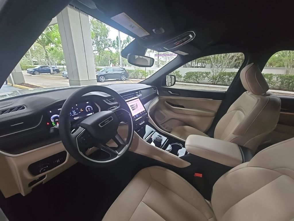 Thumbnail: 2023 Jeep Grand Cherokee - 2