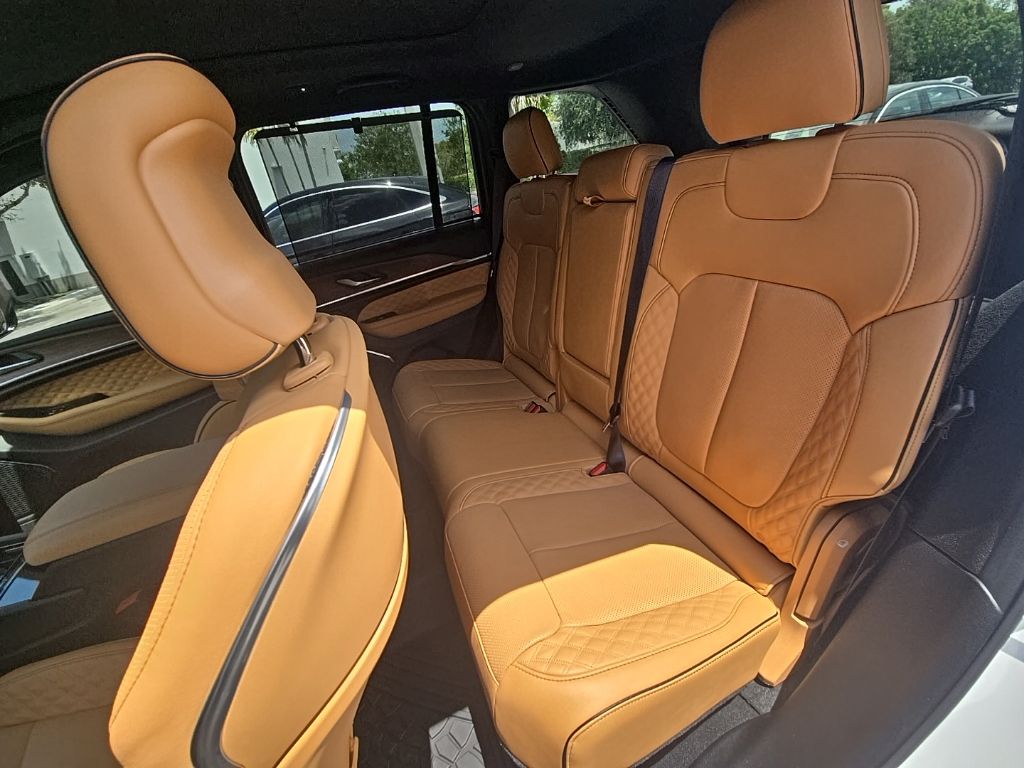 Thumbnail: 2025 Jeep Grand Cherokee - 36