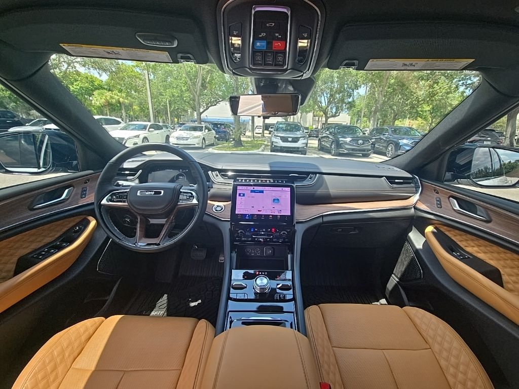 Thumbnail: 2025 Jeep Grand Cherokee - 15