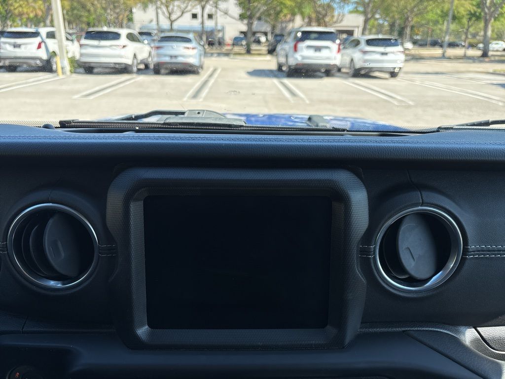 Thumbnail: 2021 Jeep Gladiator - 27