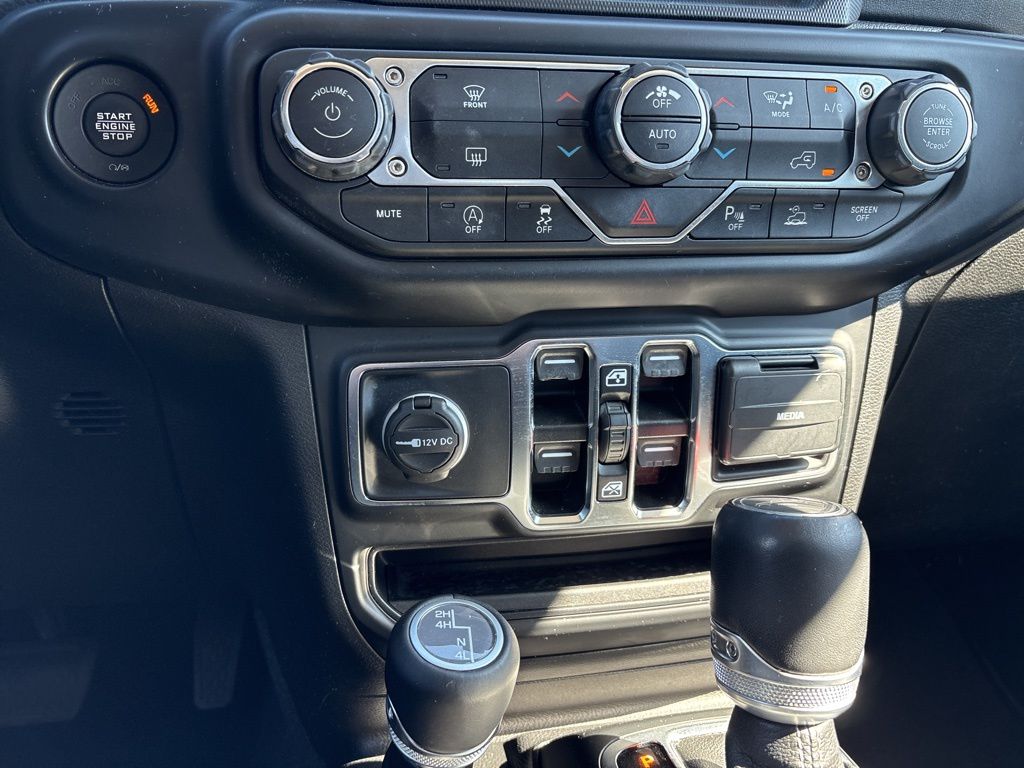 Thumbnail: 2021 Jeep Gladiator - 34