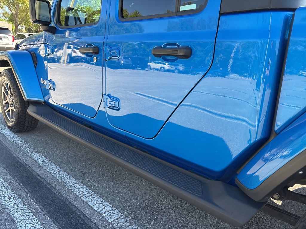 Thumbnail: 2021 Jeep Gladiator - 30