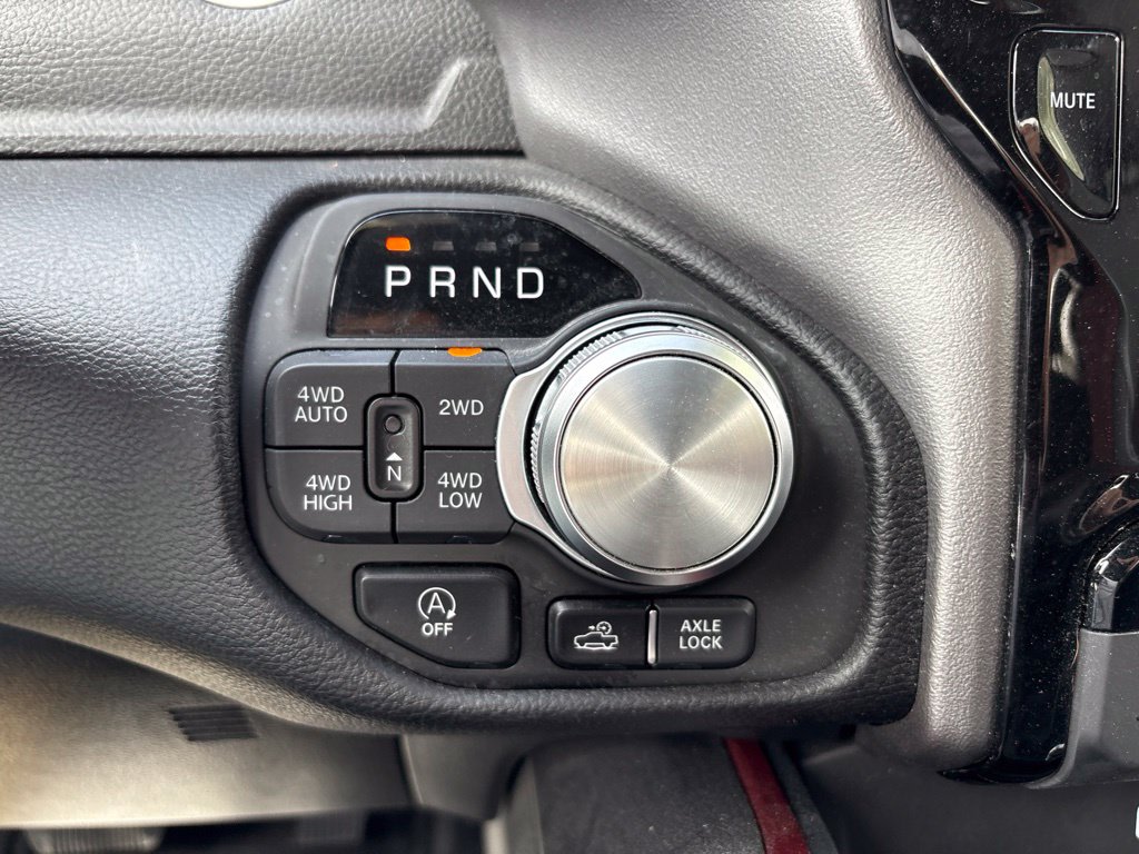 Thumbnail: 2026 RAM 1500 - 32