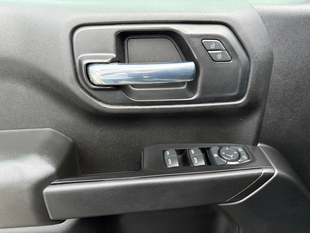 Thumbnail: 2020 Chevrolet Silverado 1500 - 25