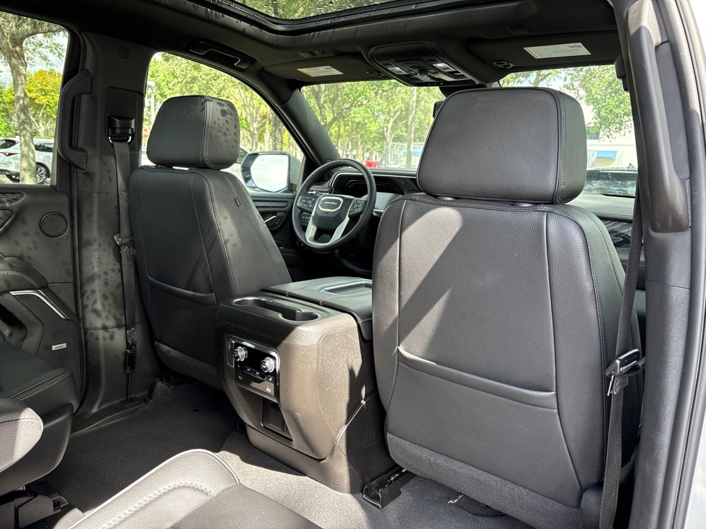 Thumbnail: 2023 GMC Yukon - 25