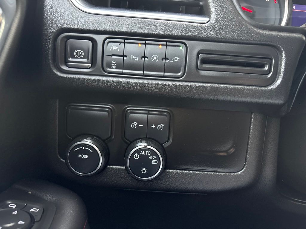 Thumbnail: 2021 Chevrolet Suburban - 35