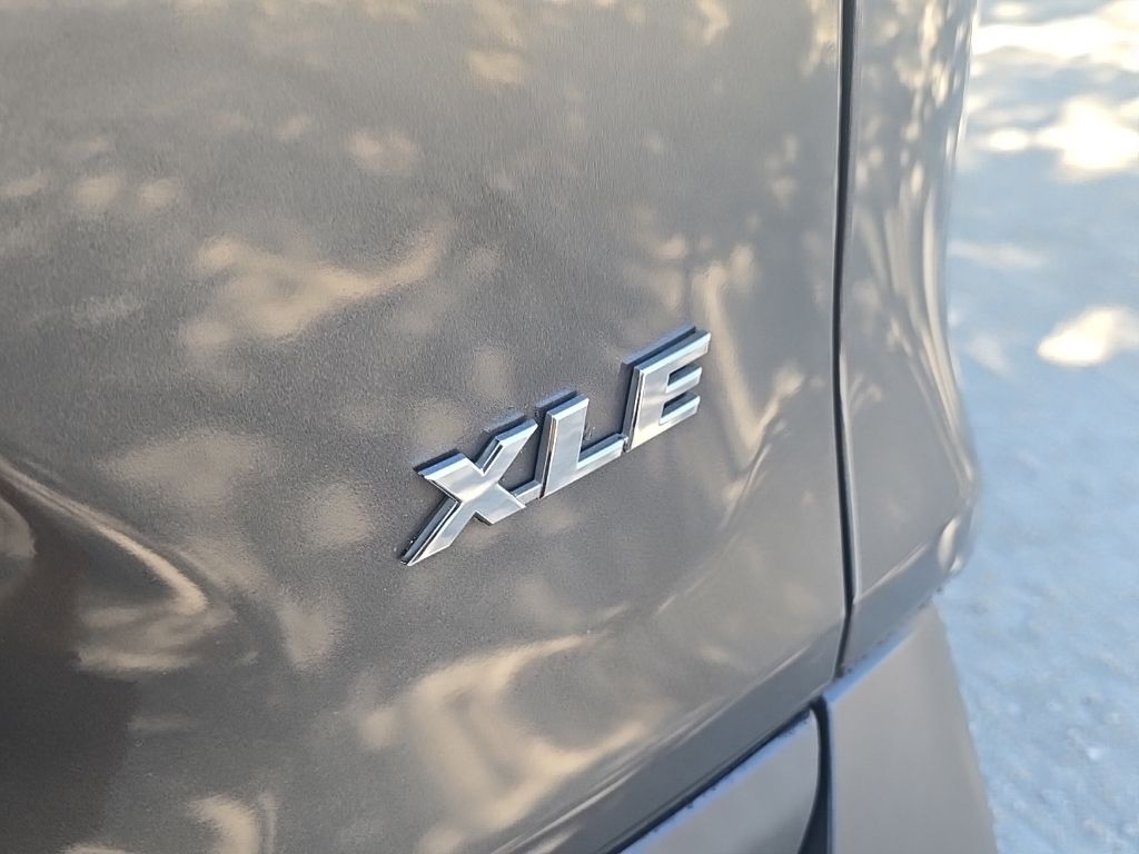 Thumbnail: 2020 Toyota RAV4 - 24
