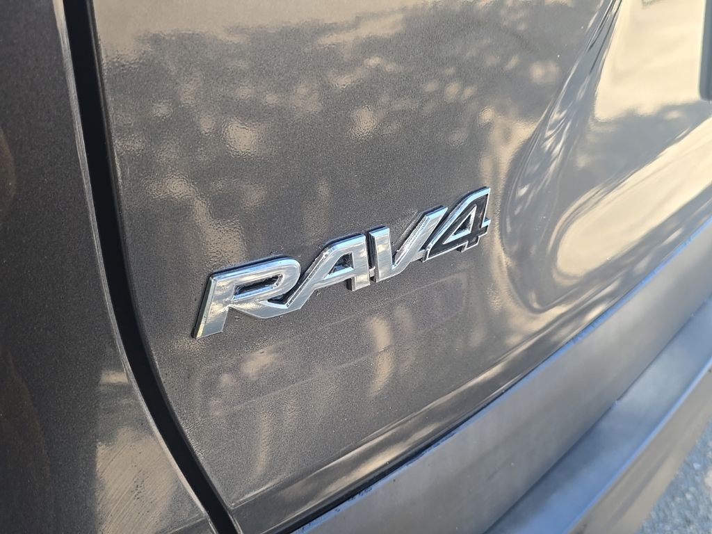Thumbnail: 2020 Toyota RAV4 - 7