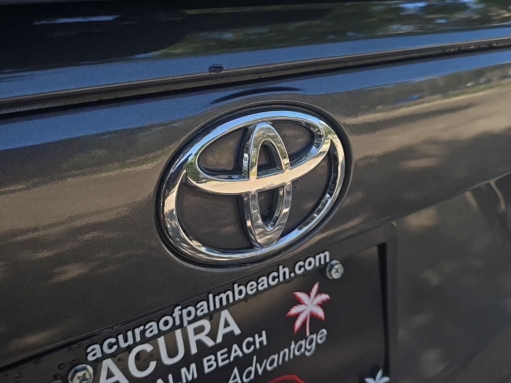 Thumbnail: 2020 Toyota RAV4 - 23