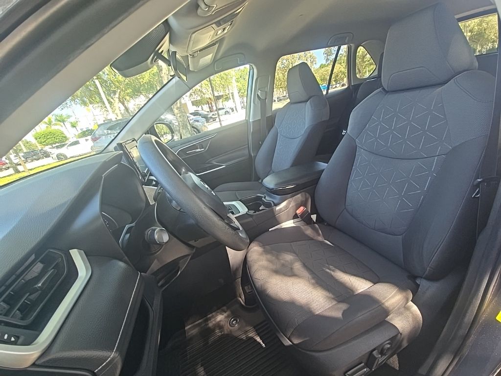 Thumbnail: 2020 Toyota RAV4 - 11