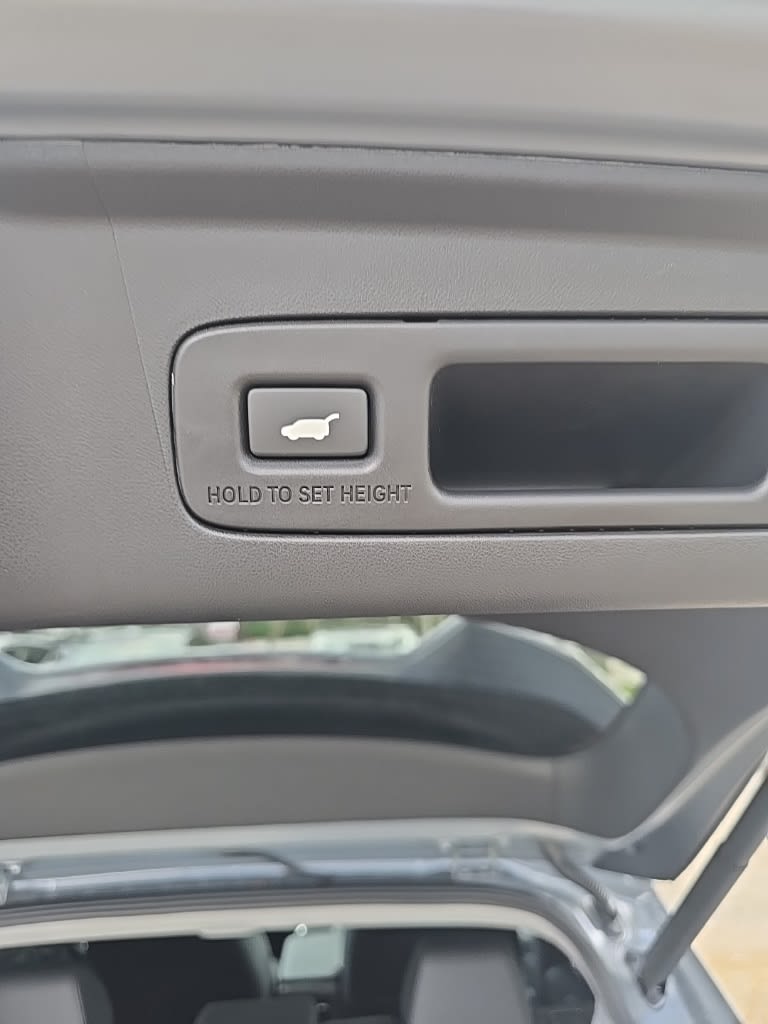 Thumbnail: 2025 Acura ADX - 23