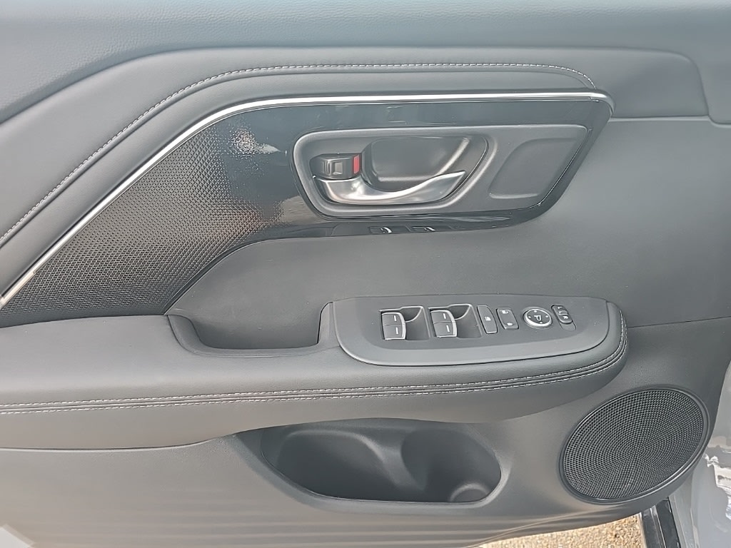 Thumbnail: 2025 Acura ADX - 21