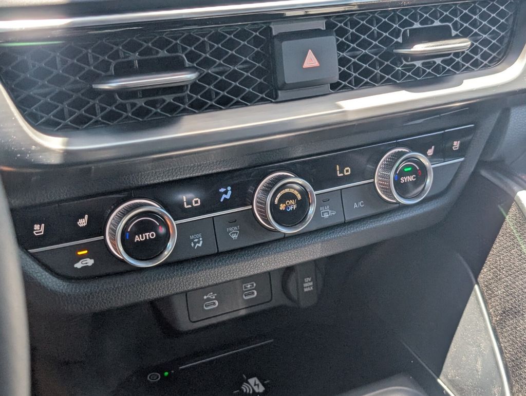 Thumbnail: 2025 Acura ADX - 18