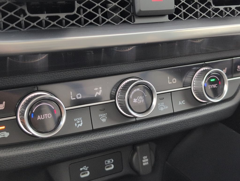 Thumbnail: 2025 Acura ADX - 15