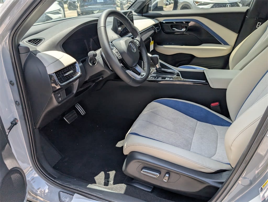 Thumbnail: 2025 Acura ADX - 8