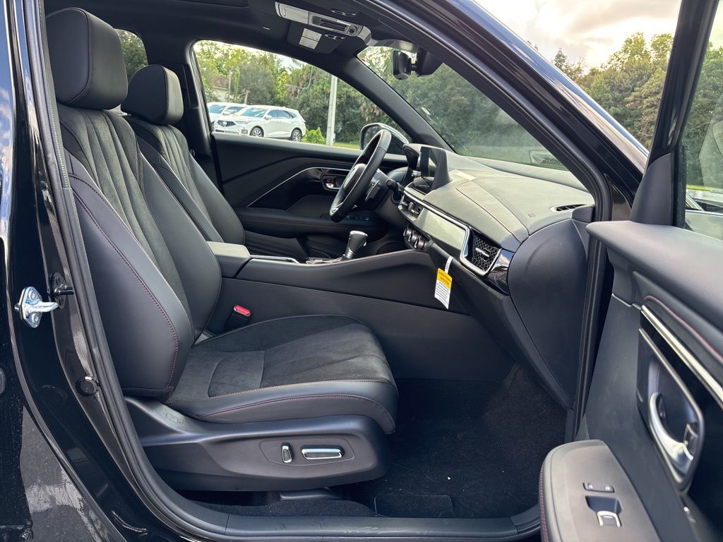 Thumbnail: 2025 Acura ADX - 10