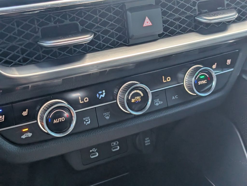 Thumbnail: 2025 Acura ADX - 18