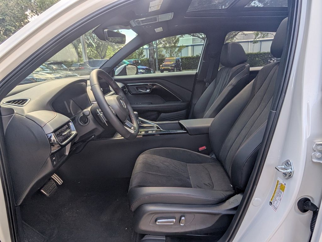 Thumbnail: 2025 Acura ADX - 9