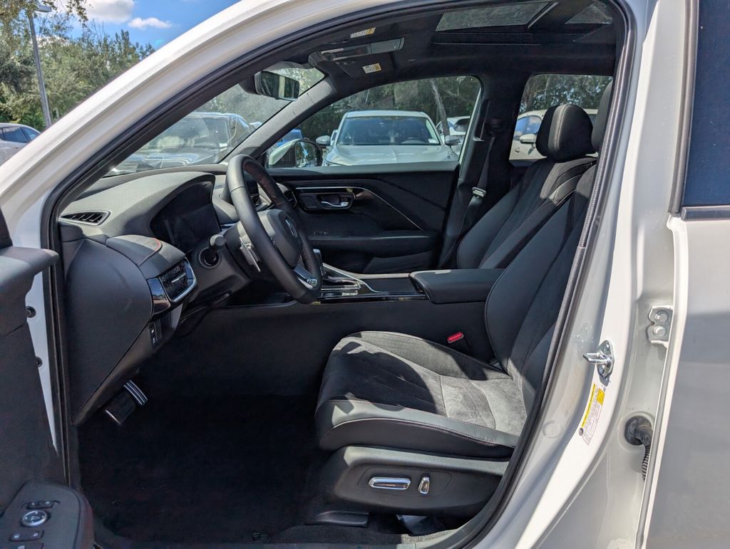 Thumbnail: 2025 Acura ADX - 10