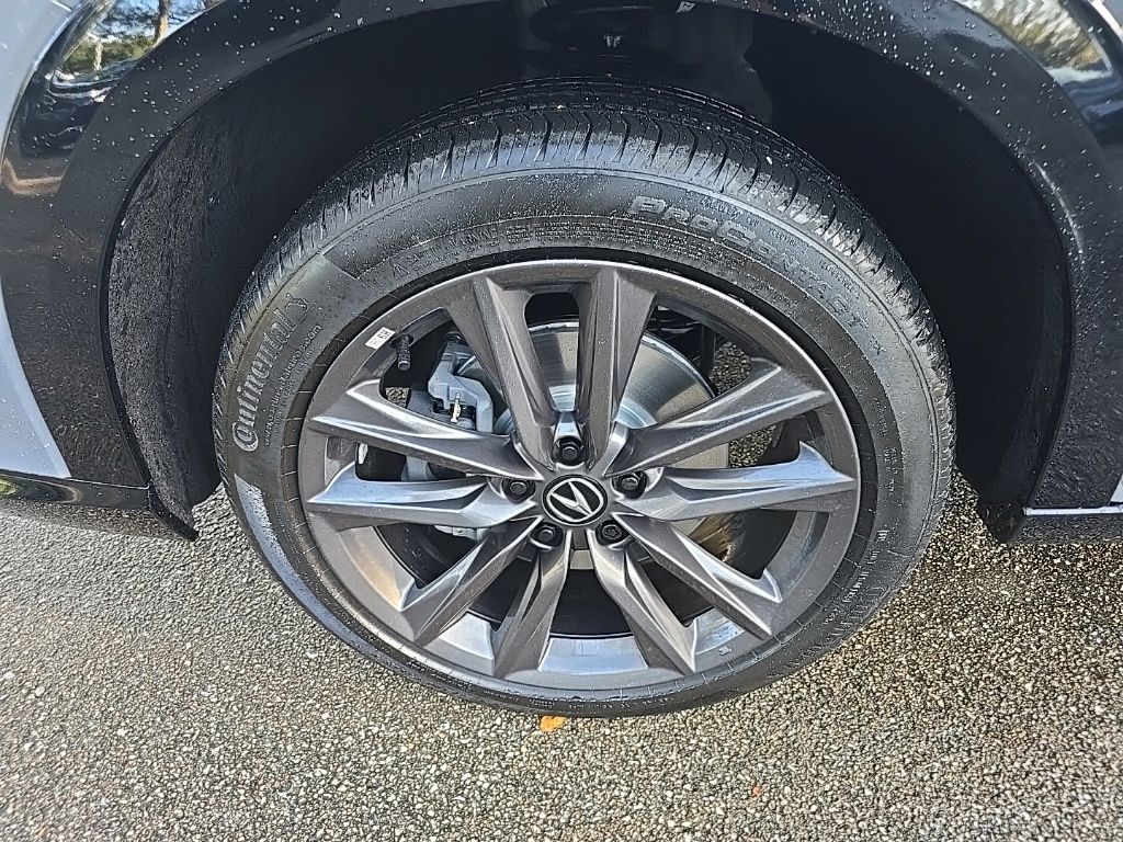 Thumbnail: 2025 Acura ADX - 7