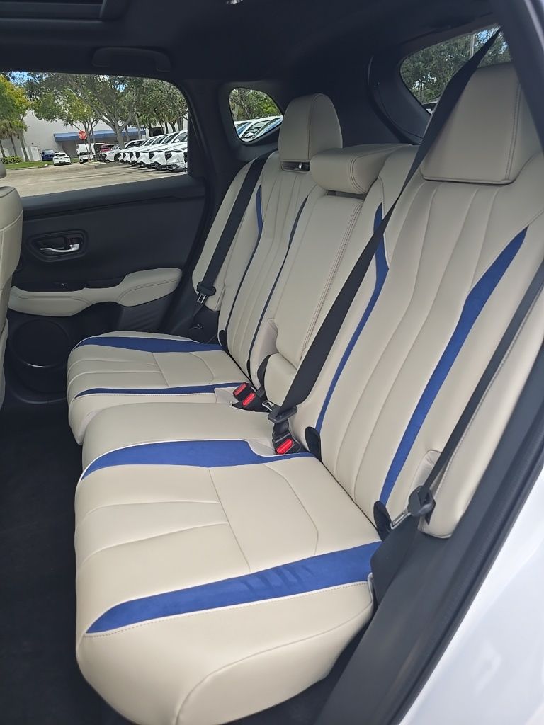 Thumbnail: 2025 Acura ADX - 11