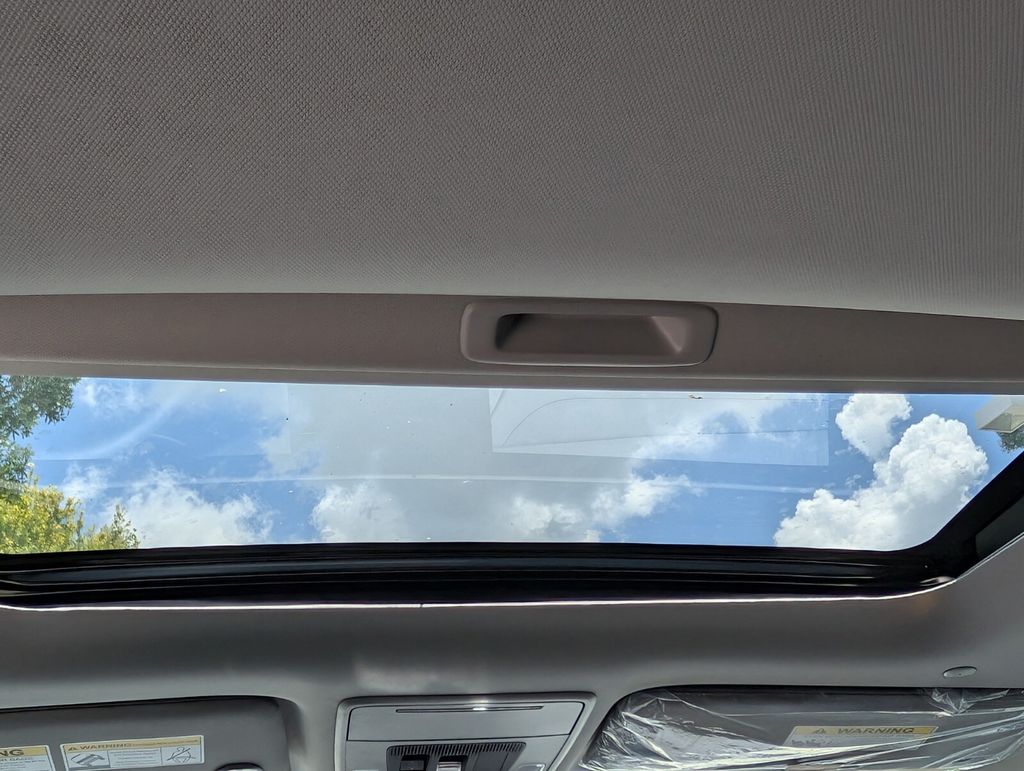 Thumbnail: 2025 Acura ADX - 18