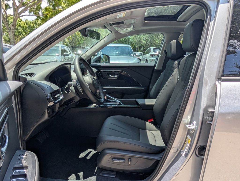 Thumbnail: 2025 Acura ADX - 9