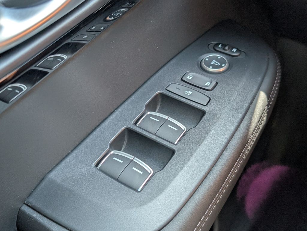 Thumbnail: 2025 Acura ADX - 25