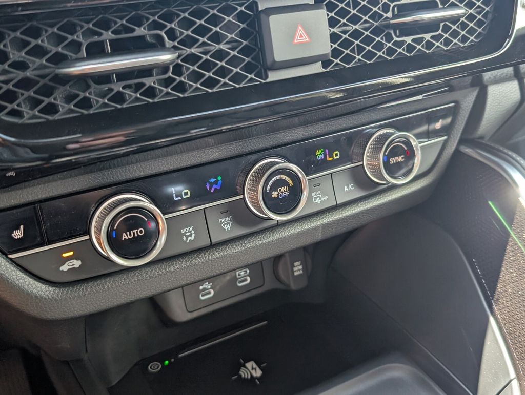 Thumbnail: 2025 Acura ADX - 22