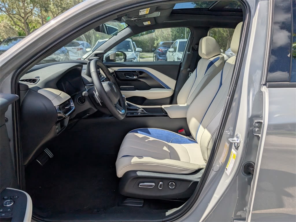 Thumbnail: 2025 Acura ADX - 8