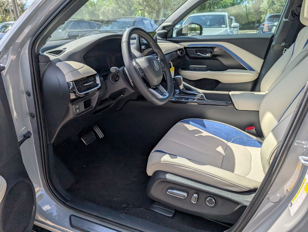 Thumbnail: 2025 Acura ADX - 9