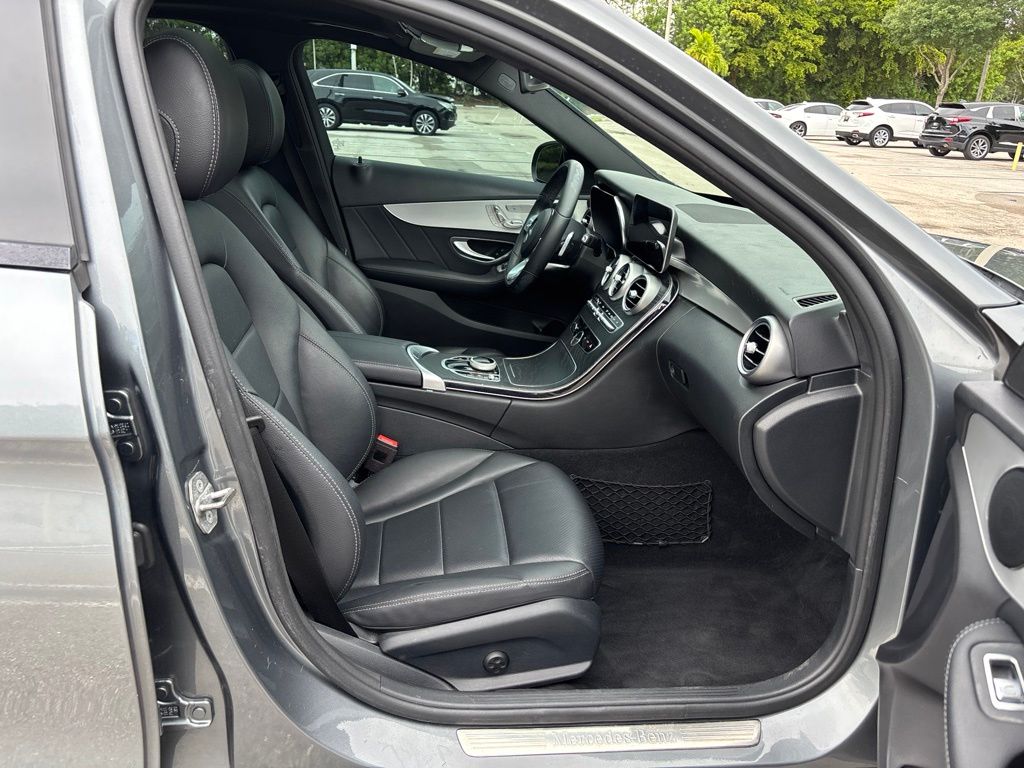 Thumbnail: 2020 Mercedes-Benz C-Class - 10