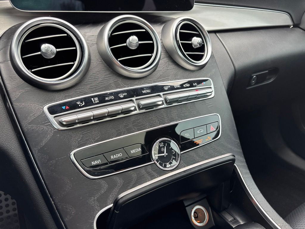 Thumbnail: 2020 Mercedes-Benz C-Class - 30