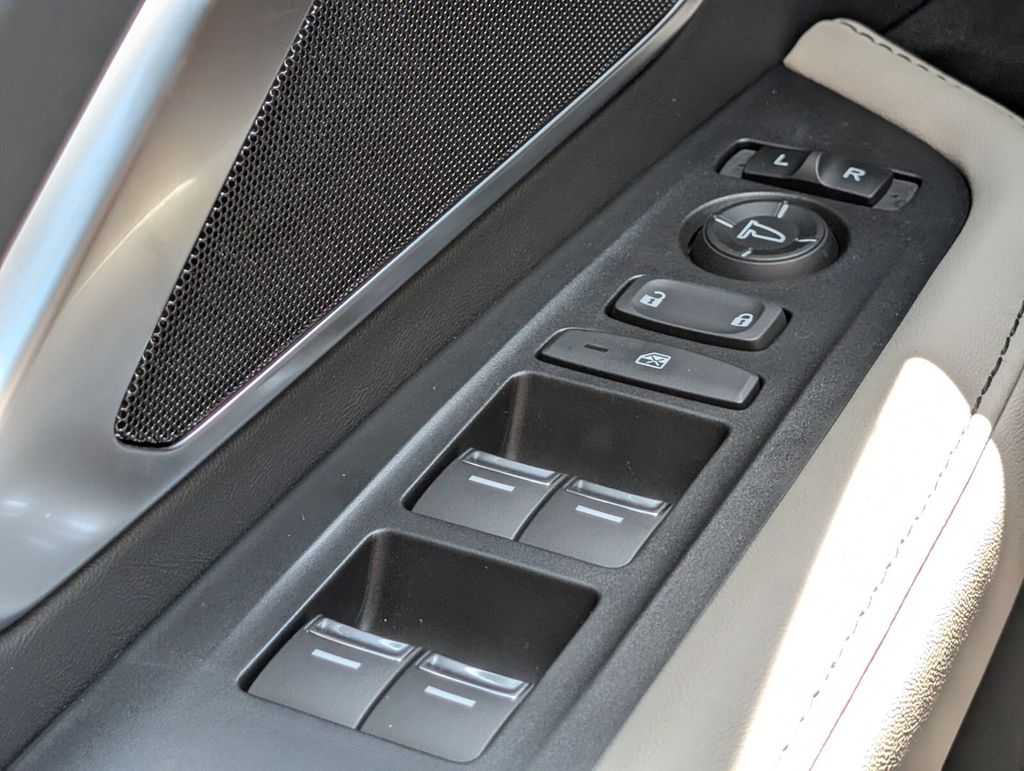 Thumbnail: 2025 Acura RDX - 23