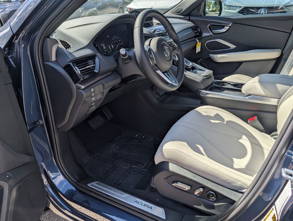 Thumbnail: 2025 Acura RDX - 9