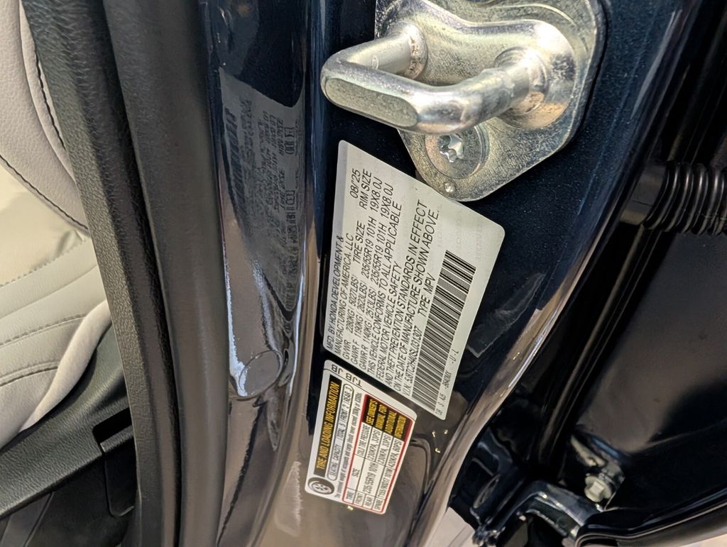 Thumbnail: 2025 Acura RDX - 12