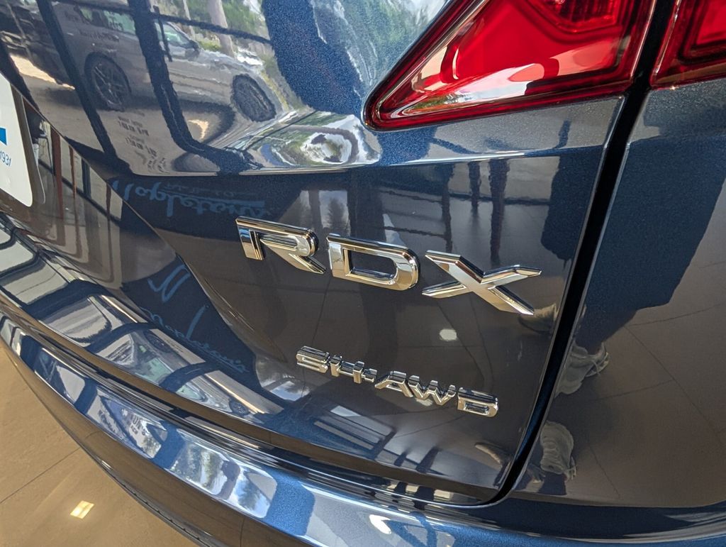 Thumbnail: 2025 Acura RDX - 16