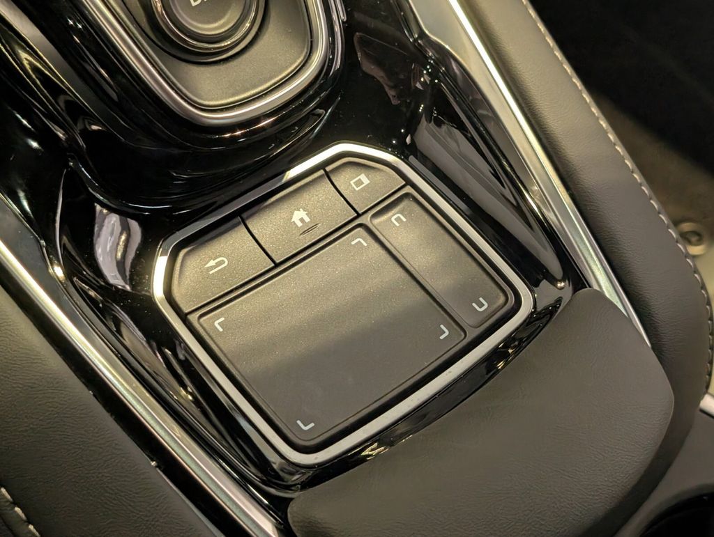 Thumbnail: 2025 Acura RDX - 20